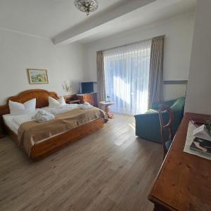 Standard Double Room with Mountain View