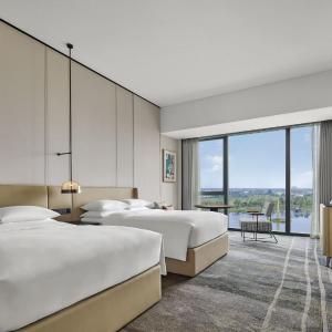 Executive Twin Room with Lake View - Lounge Access