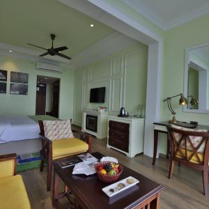 Standard Tropic Green Room with Partial Mountain View with 10% discount on Spa