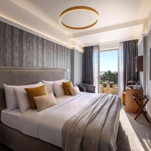 V Level Room for 2 Seaside