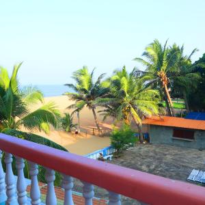 Single Bed in 6-Bed Dormitory Room with Sea View
