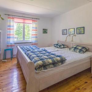 Quadruple Room with Shared Bathroom