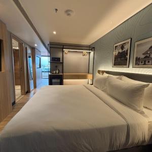 Superior Room with Balcony