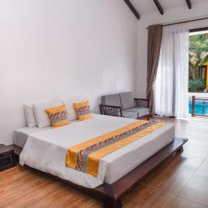 Bungalow - Water Front 