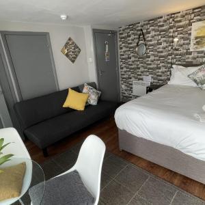 Garden Studio Apartment - Sleeps 3