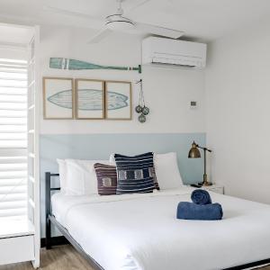 Queen Room with Shared Bathroom
