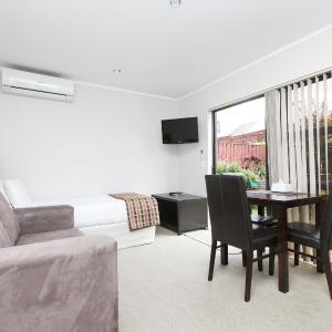 Superior One-Bedroom Apartment