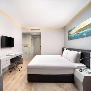 Deluxe King Room with Sea View