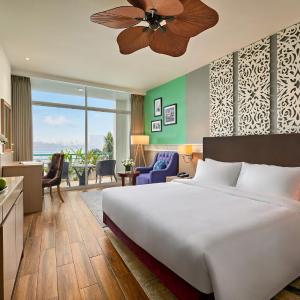 Premier Double Room with Lake View