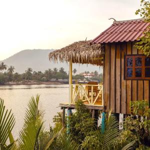 Bungalow - Water Front 