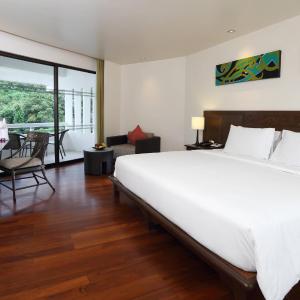 Guest room, 1 King, Balcony