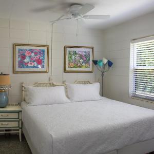 King Suite with Pool View