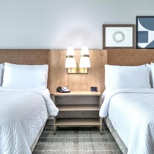 Studio Queen Suite with Two Queen Beds and Walk-In Shower