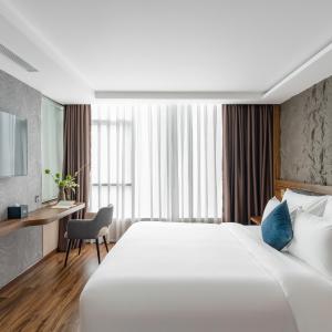 Executive Suite, Free Daily Minibar