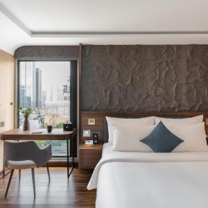 Premier Double City View, Free Daily Minibar