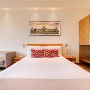 Business Double or Twin Room with 10% off on F&B 