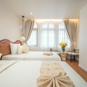 Deluxe City View Twin Room with Once-time mini-bar