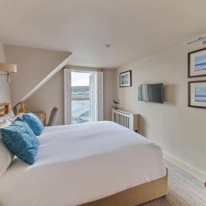 Cozy Classic Double with Sea View