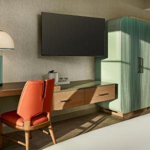 Queen Room with Two Queen Beds and Roll-In Shower - Disability Access