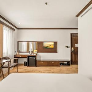 Standard Double or Twin Room with Window