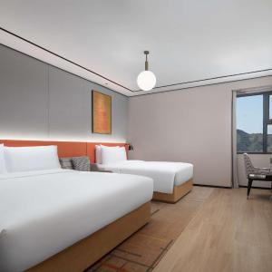 Deluxe Family King Room