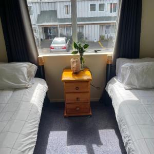 Budget Twin Room with Shared Bathroom