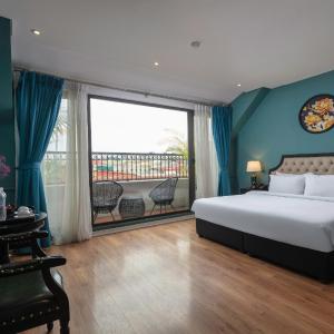Suite with Balcony
