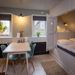 Quadruple Room with Private Bathroom