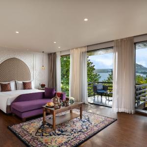 Luxury Room King Bed
