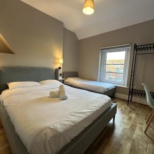Double or Twin Room with Shared Bathroom