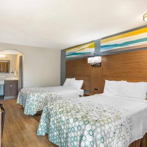 Studio with Two Double Beds Non-Smoking