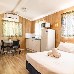 Standard Double Room with Shared Bathroom