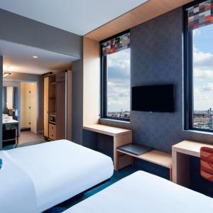 Queen Room with Two Queen Beds and Transfer Shower - Mobility Access
