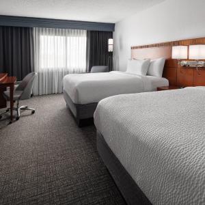 Queen Room with Two Queen Beds - Hearing Accessible