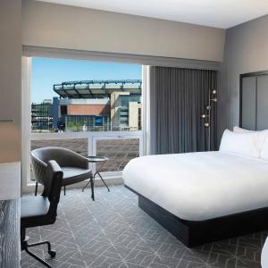 Deluxe Queen Room with Two Queen Beds with View 