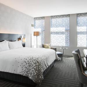 King Room with Roll-in Shower - Mobility and Hearing Accessible