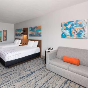 Deluxe Queen Room with Two Queen Beds - Non-Smoking