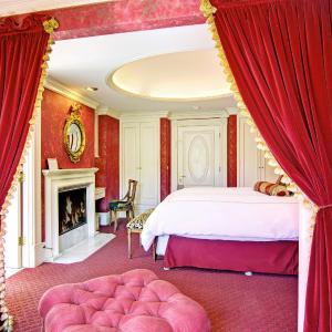 Premier Queen Room - Railroad Baron