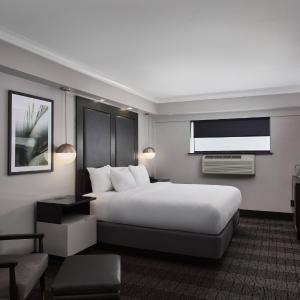 Queen Room - Non-Smoking