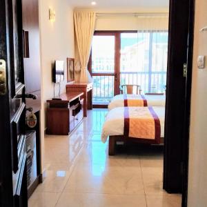 Twin Room with Mountain View