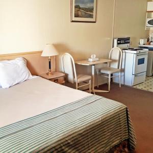 Standard Double Suite