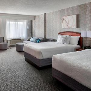 Queen Room with Two Queen Beds and Sofa Bed - Hearing Accessible