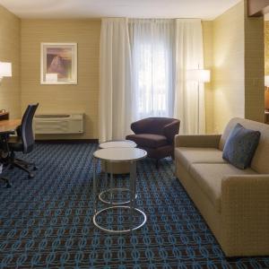 Studio with King Bed, Bathtub and Sofa Bed - Mobility Access/Hearing Accessible