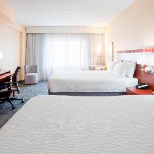 Queen Room with Two Queen Beds and Bathtub - Mobility Access/Hearing Accessible