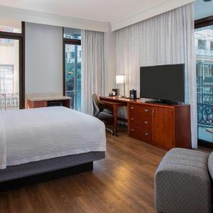 King Room with Street View, Balcony and Sofa Bed
