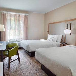 Queen Room with Two Queen Beds - Hearing Accessible