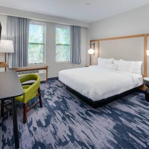 King Room with Roll-In Shower - Mobility Access/Hearing Accessible