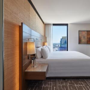 Yarra Suite with Club Lounge Access