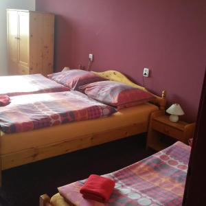 Triple Room with Double Bed and Shower