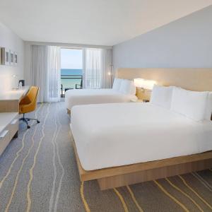 Queen Room with Balcony - Oceanfront